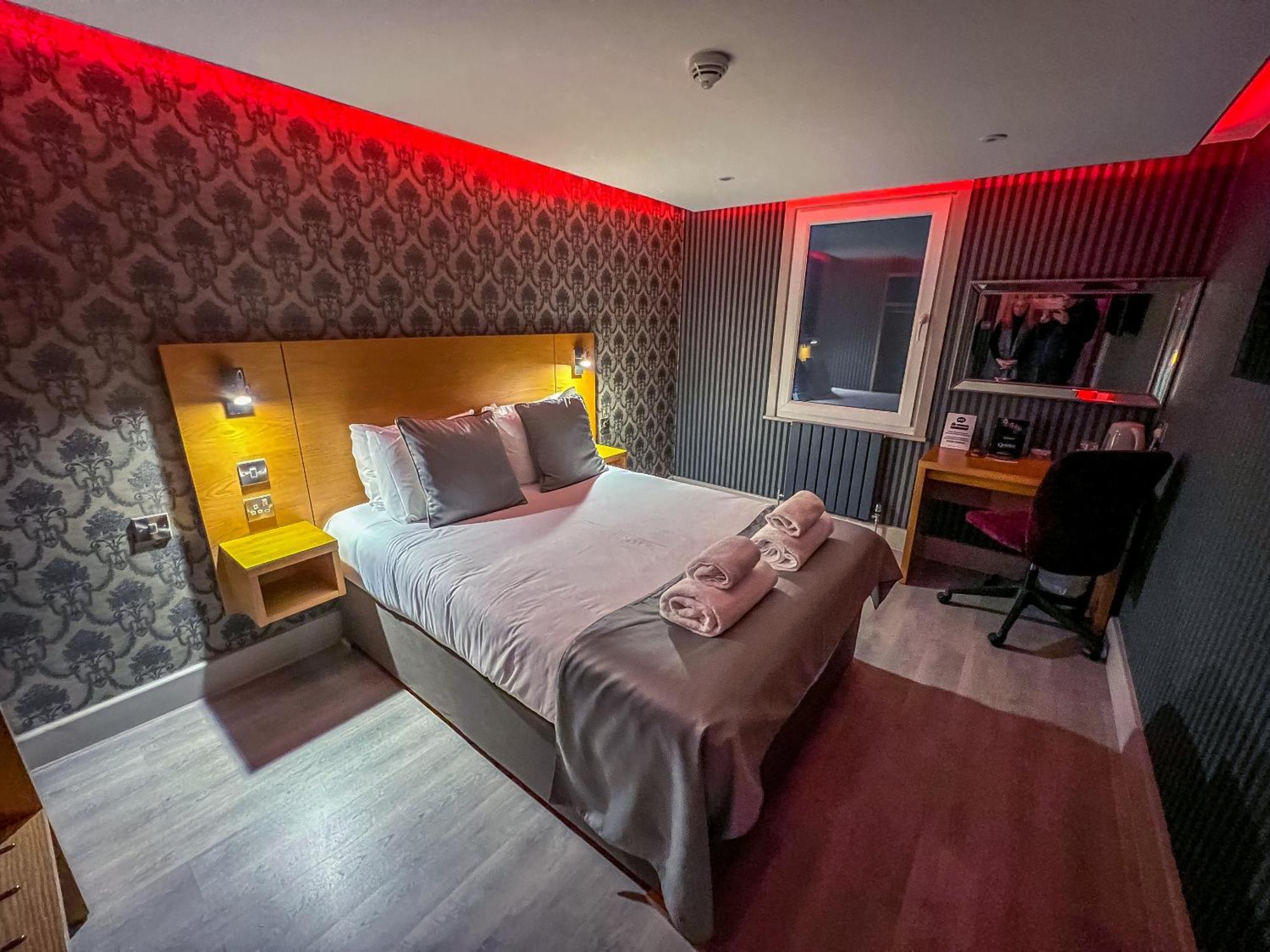 Quayside Hotel & Bar Бостон Экстерьер фото