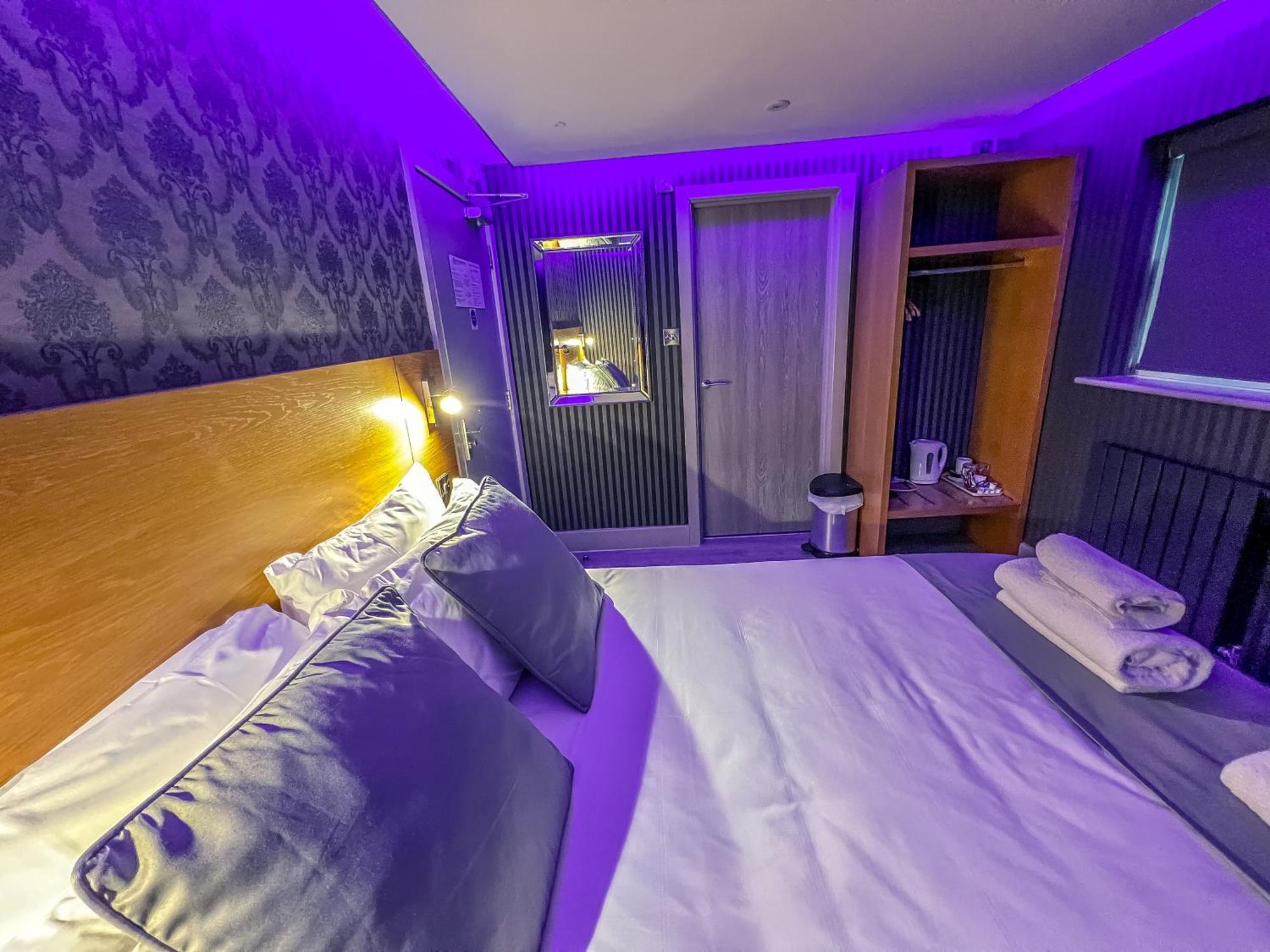 Quayside Hotel & Bar Бостон Экстерьер фото