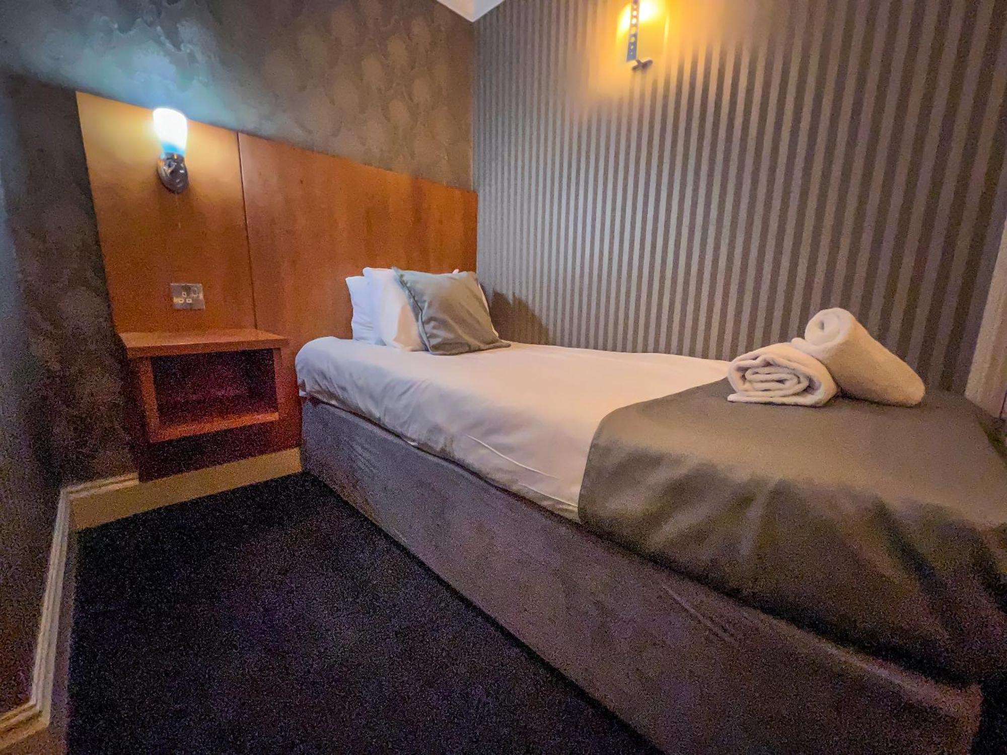 Quayside Hotel & Bar Бостон Экстерьер фото