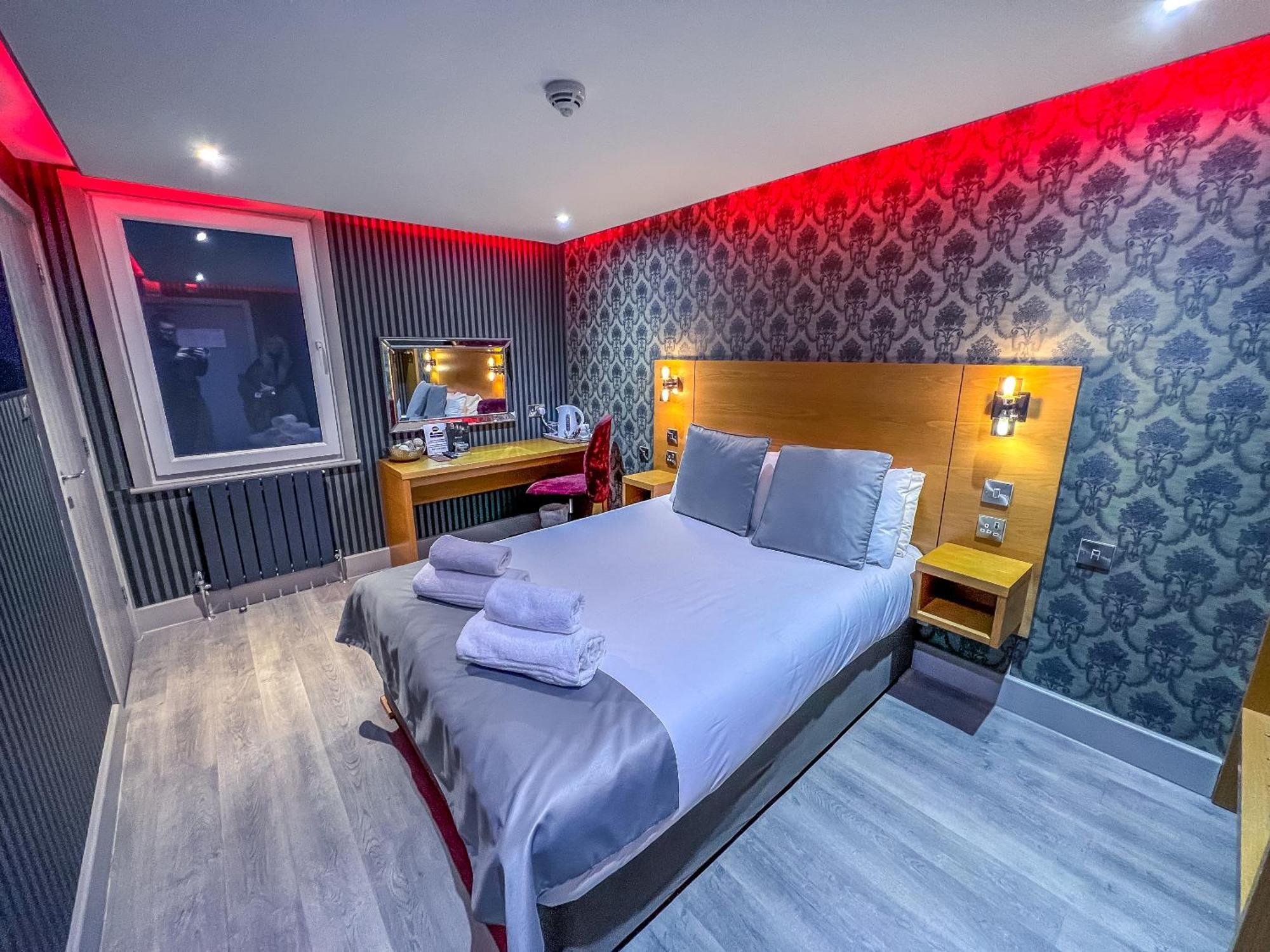 Quayside Hotel & Bar Бостон Экстерьер фото