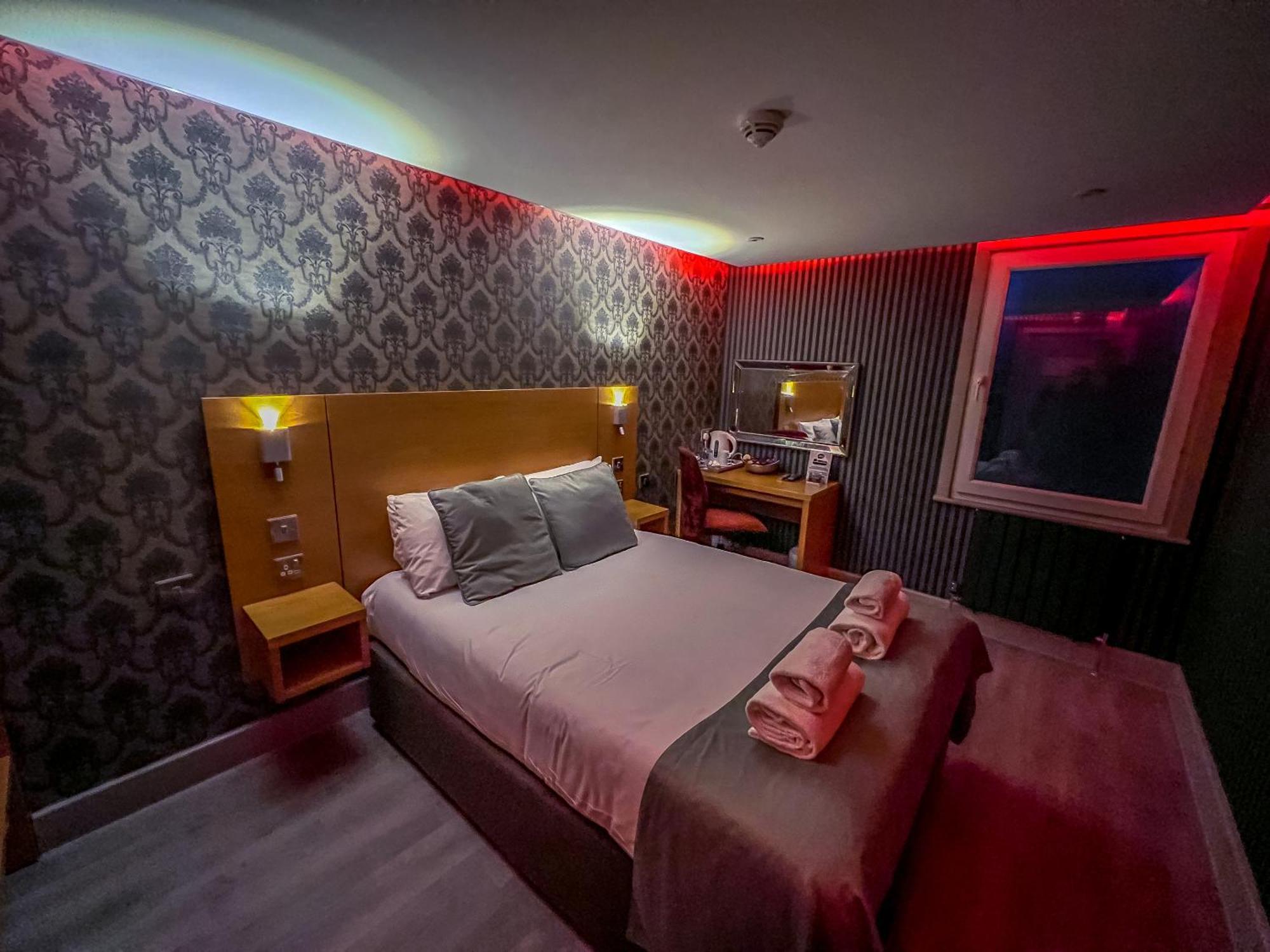 Quayside Hotel & Bar Бостон Экстерьер фото