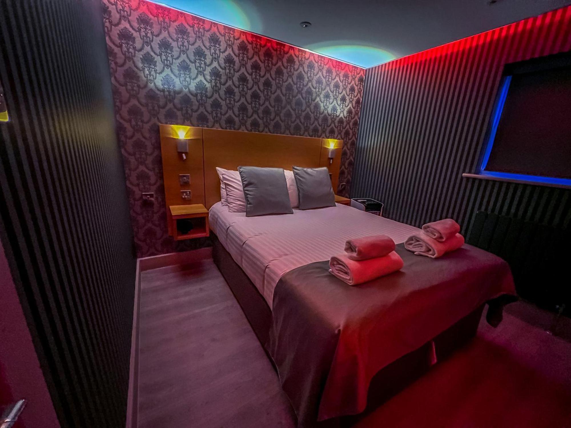 Quayside Hotel & Bar Бостон Экстерьер фото