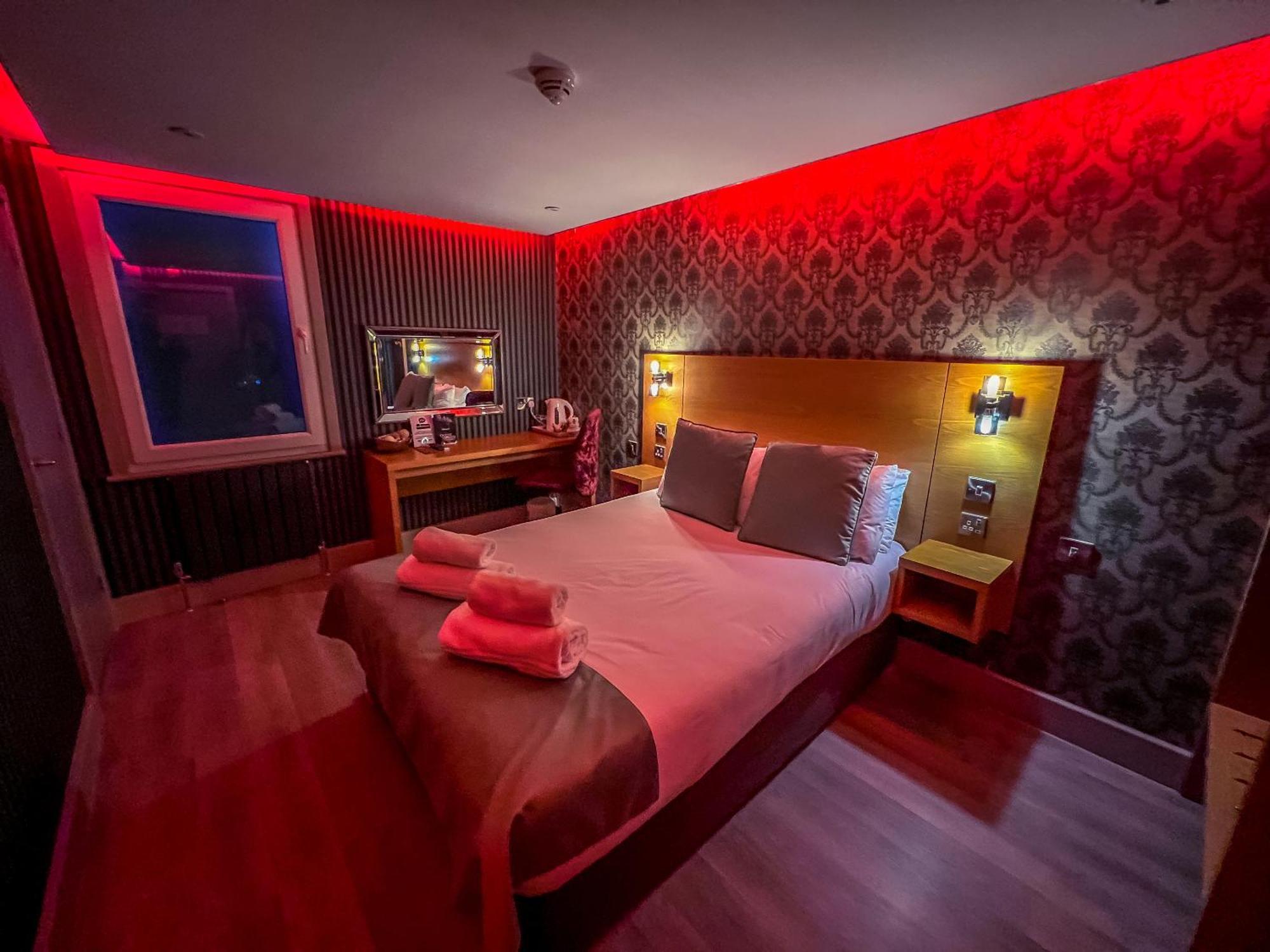 Quayside Hotel & Bar Бостон Экстерьер фото